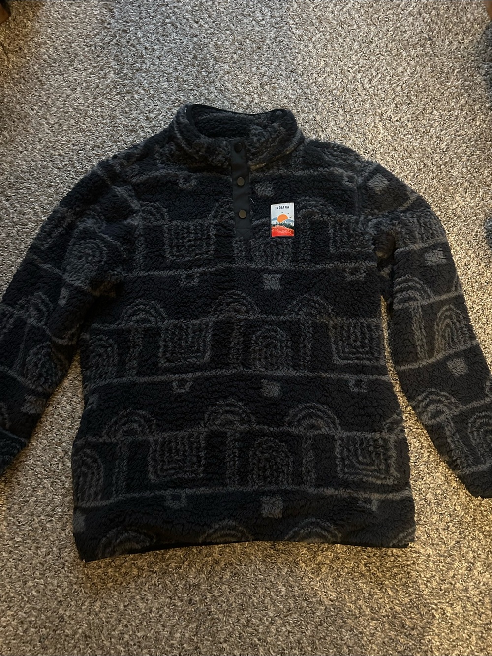Women’s Black Patterned Sherpa Pullover Sweater